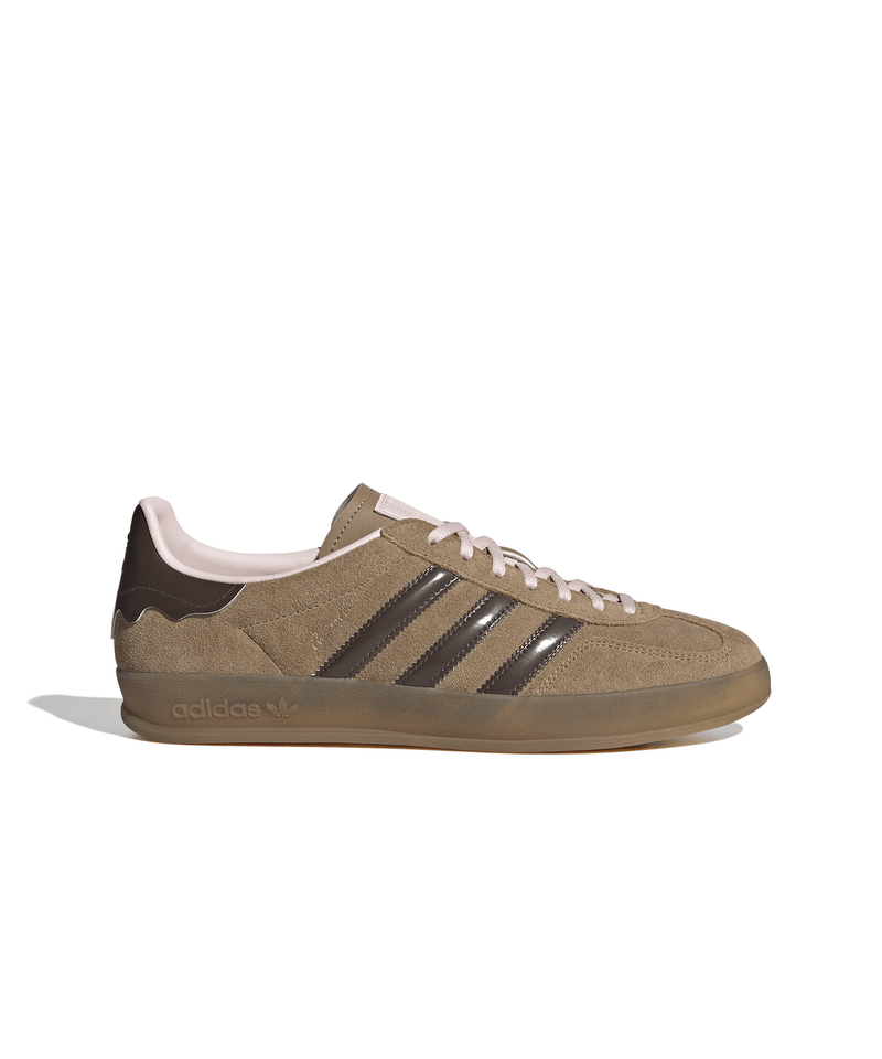 JR8028_1_FOOTWEAR_Photography_Side-Lateral-Center-View_white