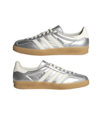 JR1206_10_FOOTWEAR_Photography_Mirrored-Pair-View_white