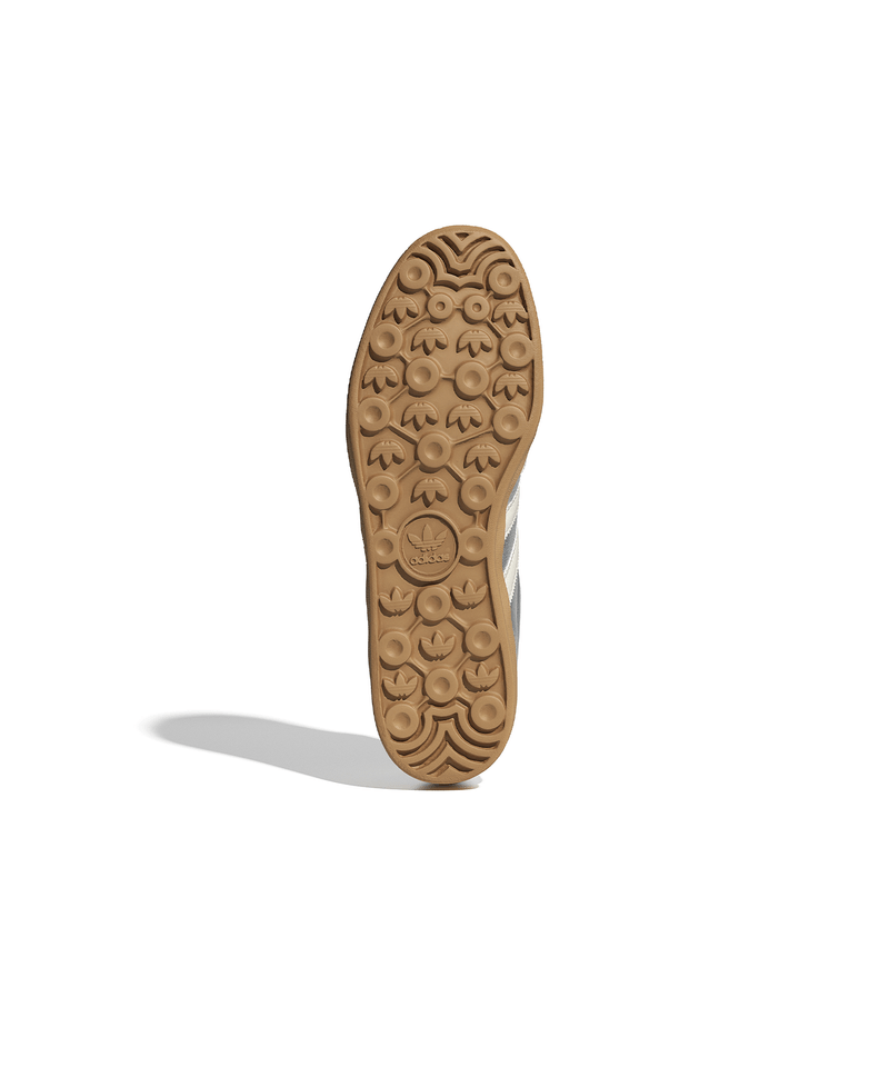 JR1206_4_FOOTWEAR_Photography_Bottom-View_white