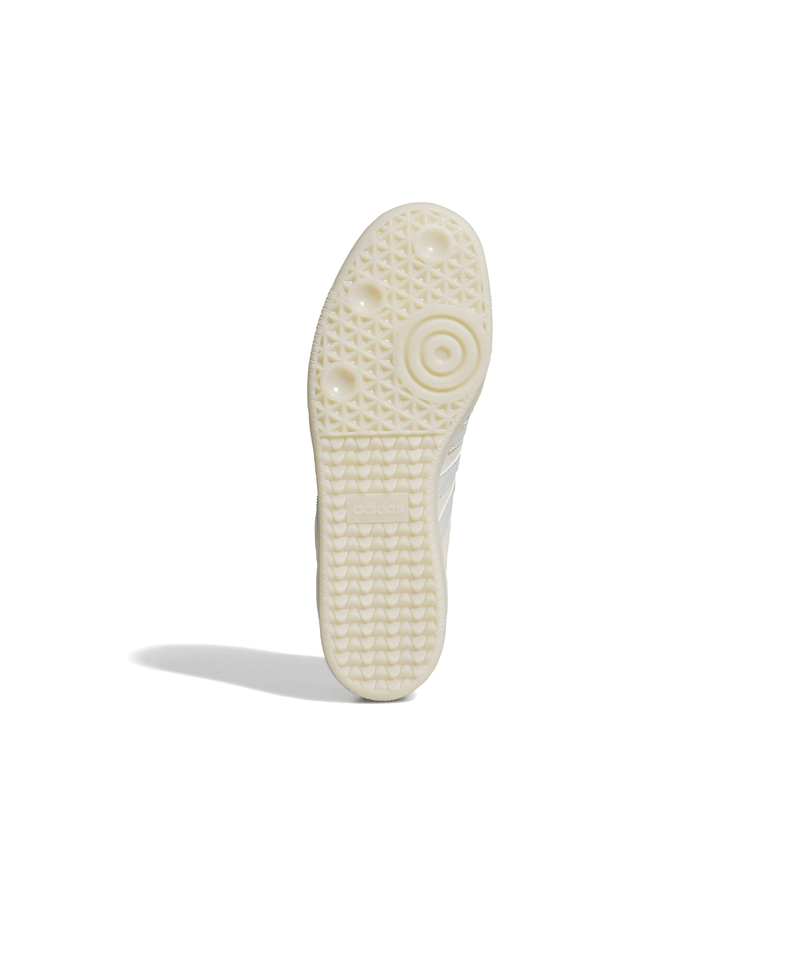 JP5860_4_FOOTWEAR_Photography_Bottom-View_white