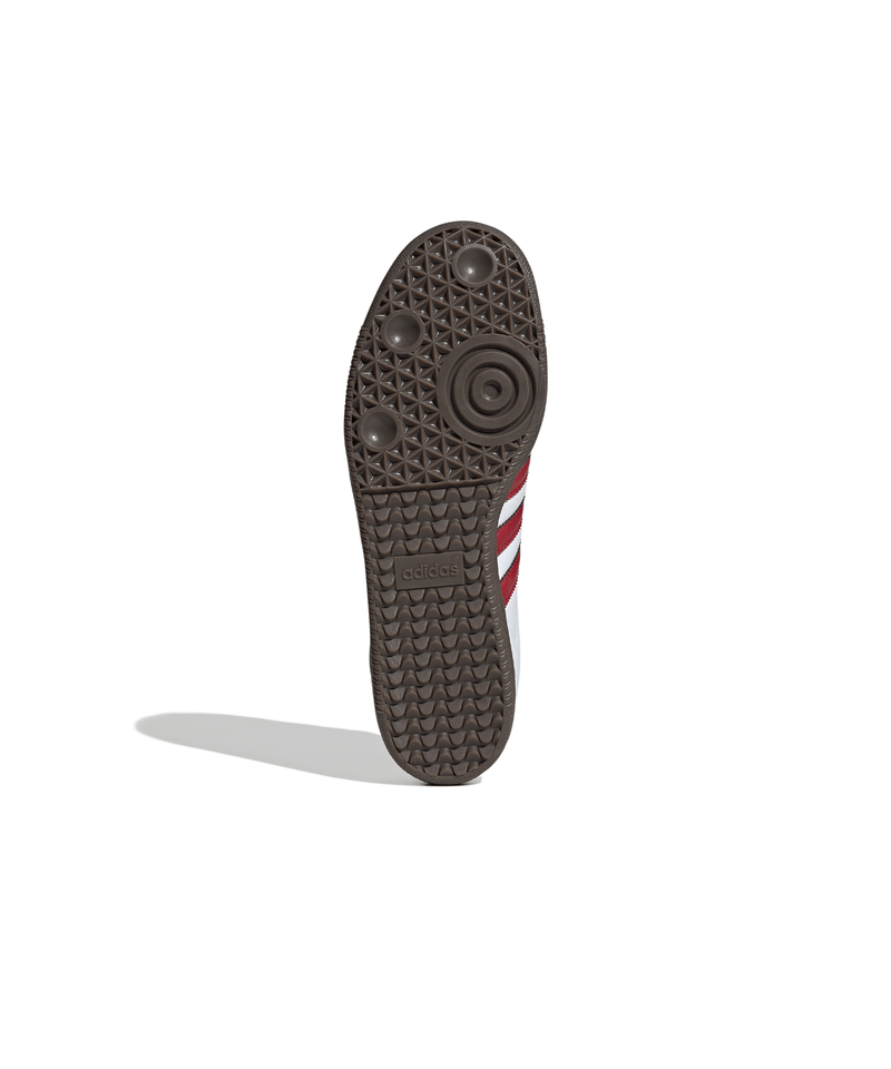 IG1025_4_FOOTWEAR_Photography_Bottom-View_white