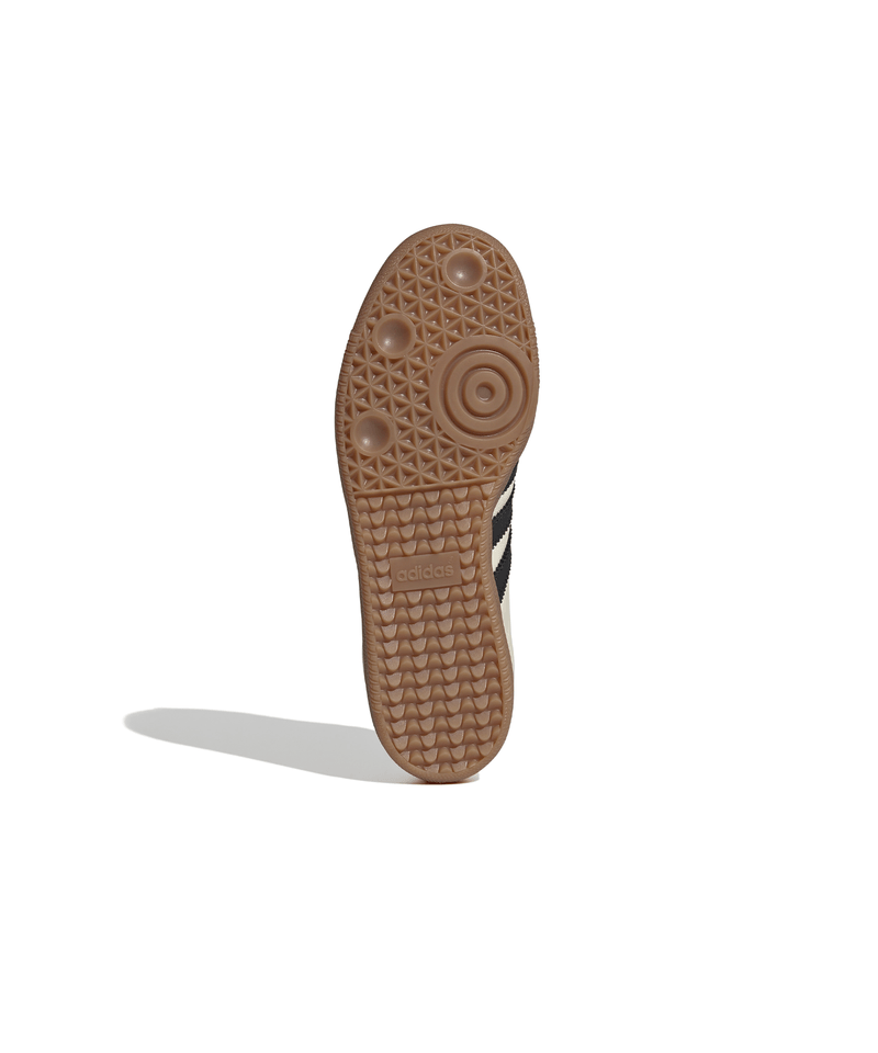 JK4976_4_FOOTWEAR_Photography_Bottom-View_white