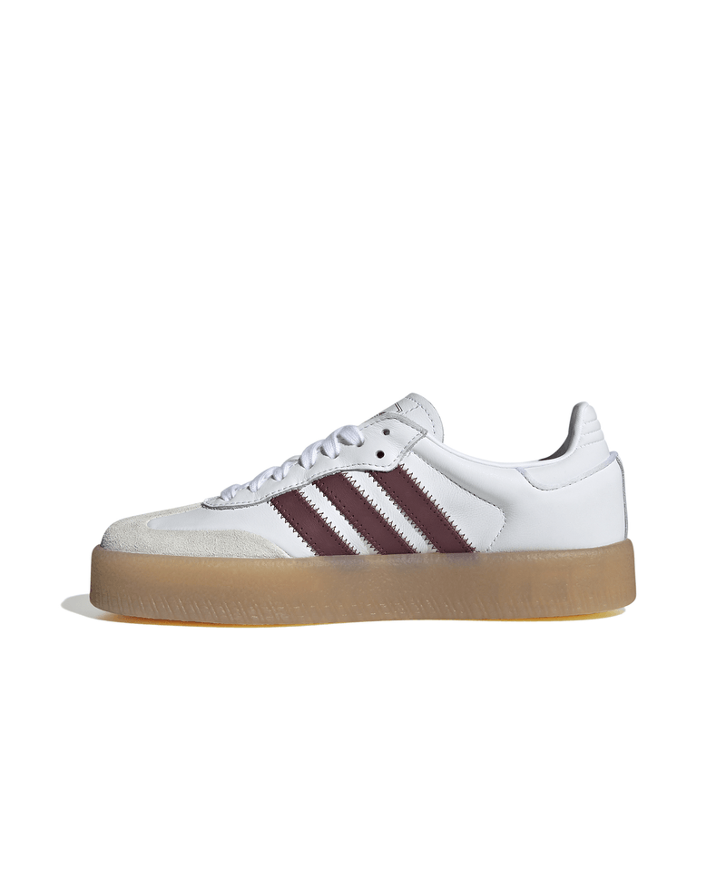 JP5610_5_FOOTWEAR_Photography_Side-Medial-Center-View_white