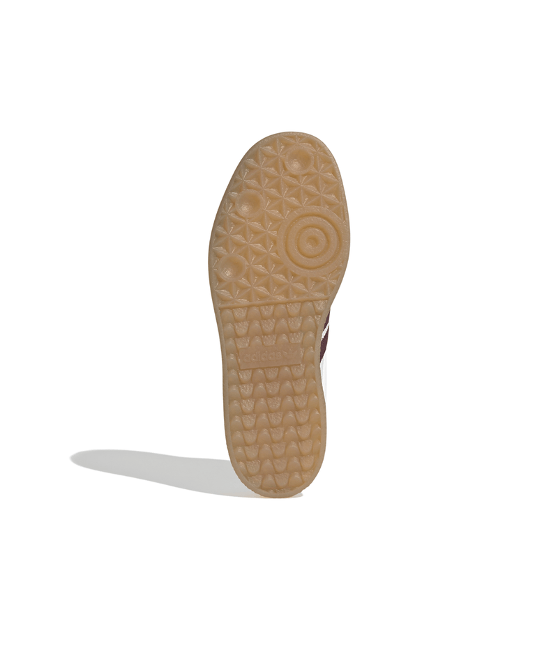 JP5610_4_FOOTWEAR_Photography_Bottom-View_white