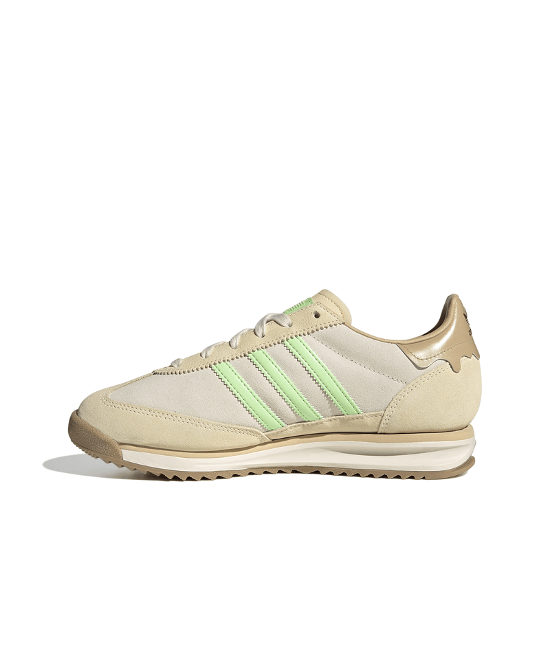JR0092_5_FOOTWEAR_Photography_Side-Medial-Center-View_white