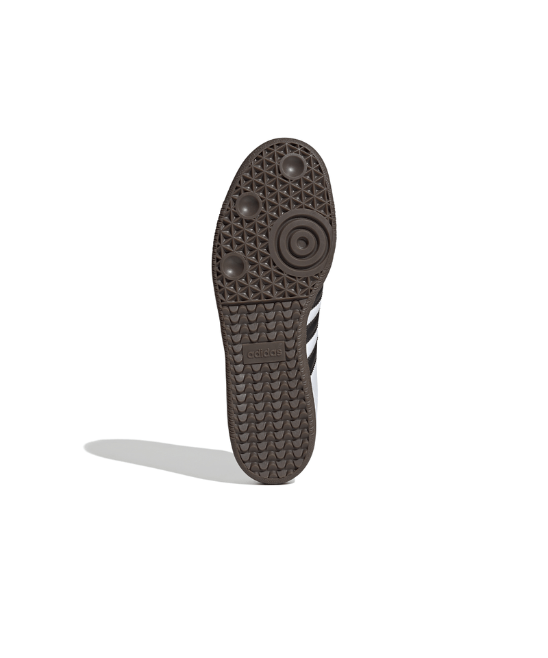 B75806_4_FOOTWEAR_Photography_Bottom-View_white