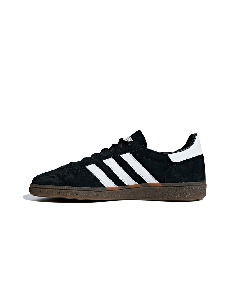 DB3021_5_FOOTWEAR_Photography_Side-Medial-Center-View_white