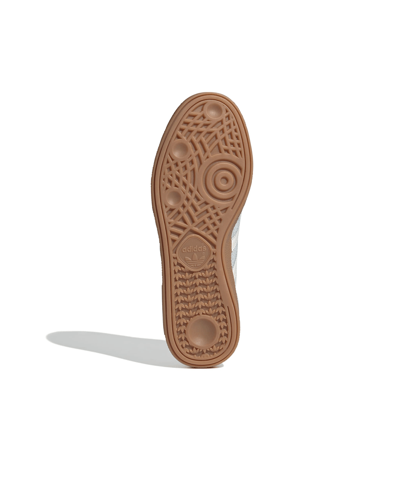 IF6491_4_FOOTWEAR_Photography_Bottom-View_white