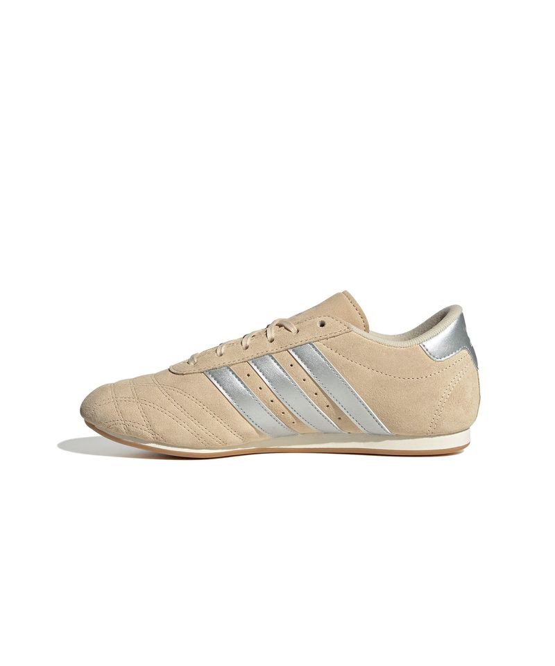 JQ0558_5_FOOTWEAR_Photography_Side-Medial-Center-View_white