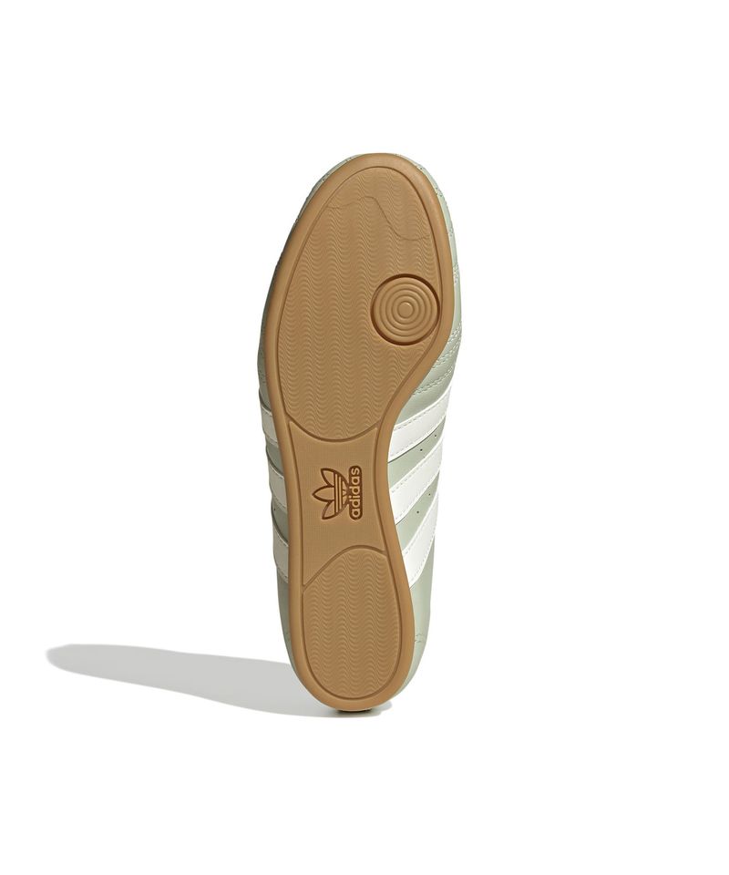 JS0710_4_FOOTWEAR_Photography_Bottom-View_white