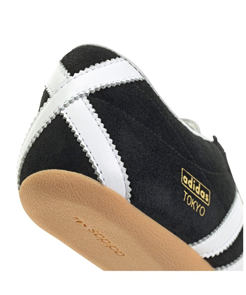 JI0183_9_FOOTWEAR_Photography_Detail-View-2_white