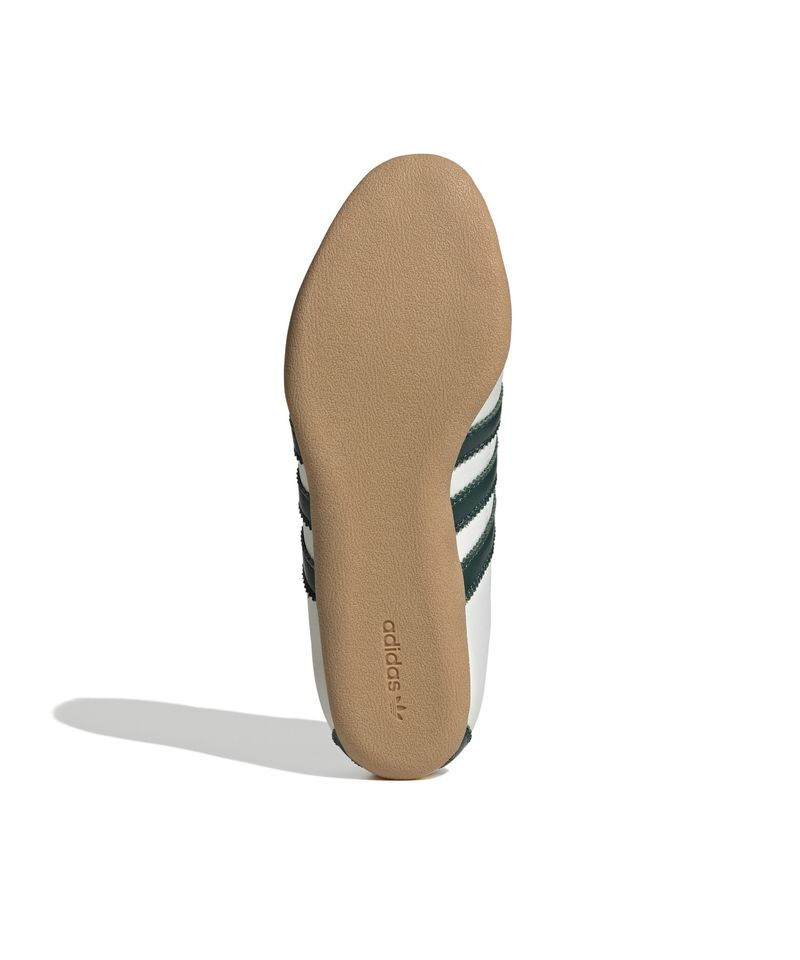 JP9705_4_FOOTWEAR_Photography_Bottom-View_white