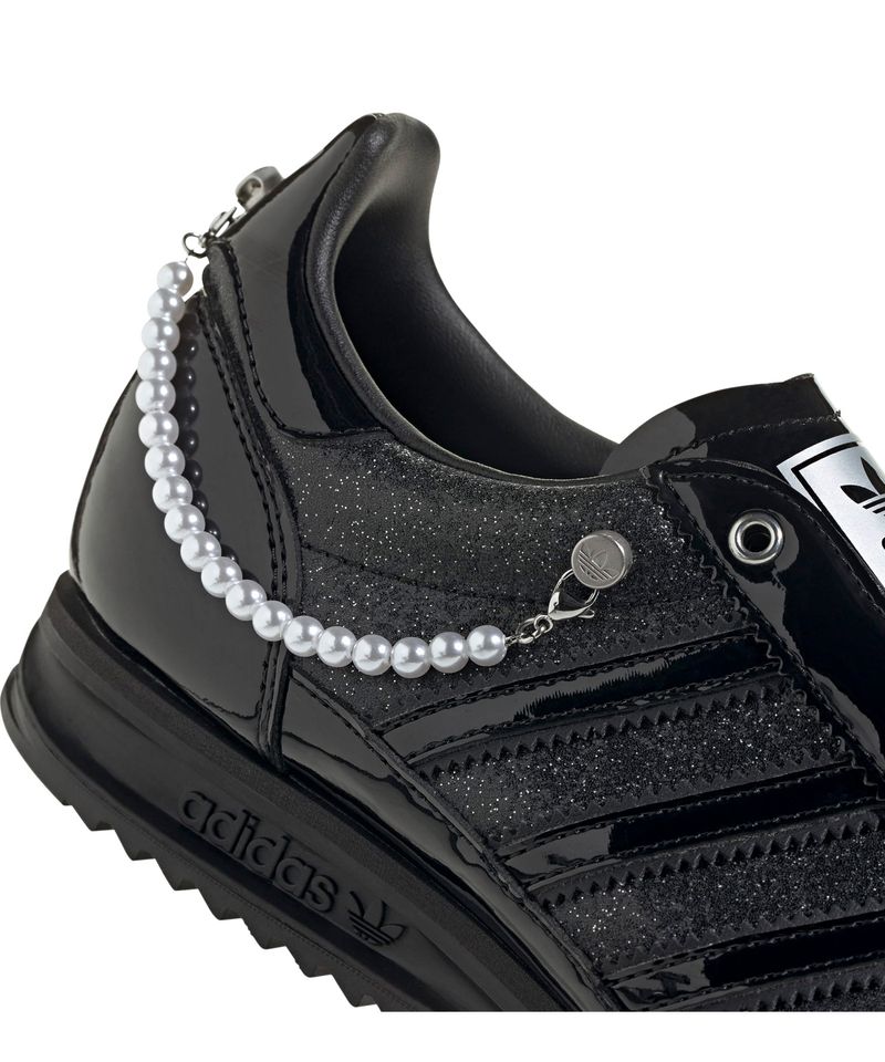 JQ2615_8_FOOTWEAR_Photography_Detail-View-1_white
