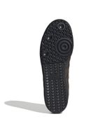 JI3213_4_FOOTWEAR_Photography_Bottom-View_white