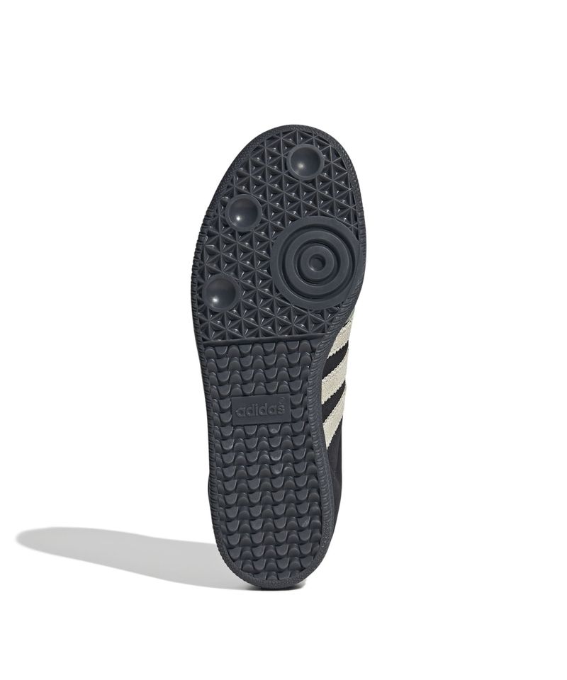 JI2680_4_FOOTWEAR_Photography_Bottom-View_white