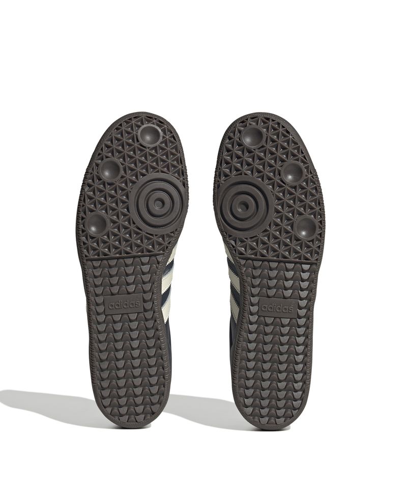 JK3372_4_FOOTWEAR_Photography_Bottom-View_white