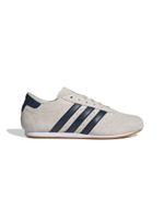 JQ3517_1_FOOTWEAR_Photography_Side-Lateral-Center-View_white