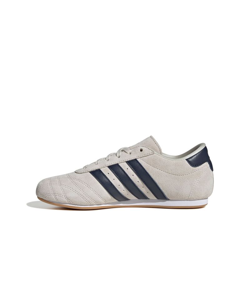 JQ3517_5_FOOTWEAR_Photography_Side-Medial-Center-View_white