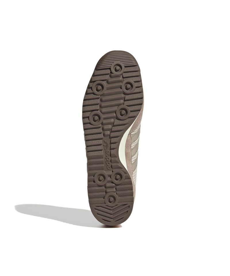 JI0180_4_FOOTWEAR_Photography_Bottom-View_white