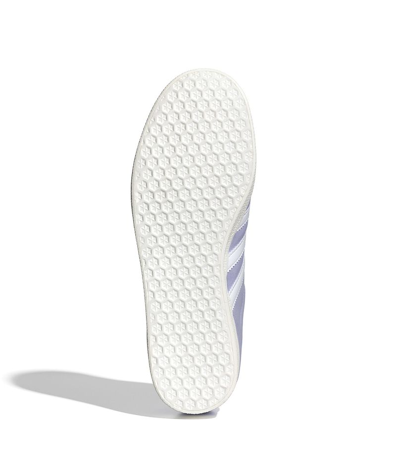IE0444_4_FOOTWEAR_Photography_Bottom-View_white