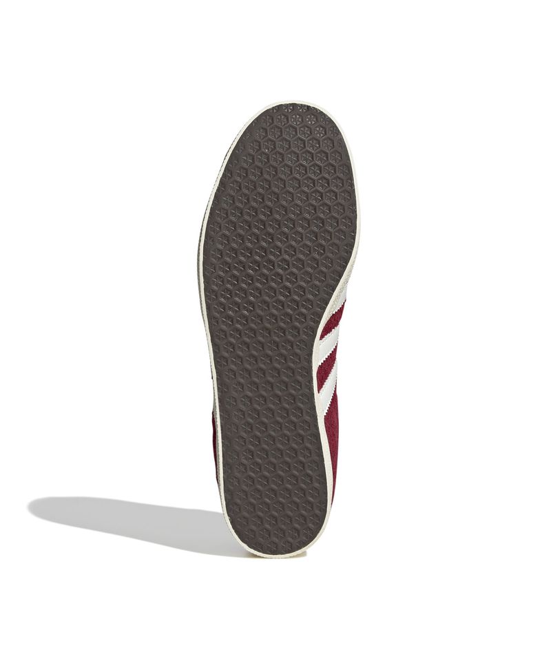 IF9652_4_FOOTWEAR_Photography_Bottom-View_white