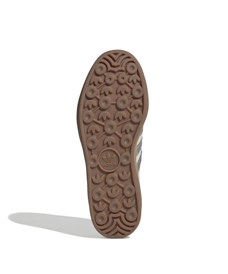 JI0328_4_FOOTWEAR_Photography_Bottom-View_white