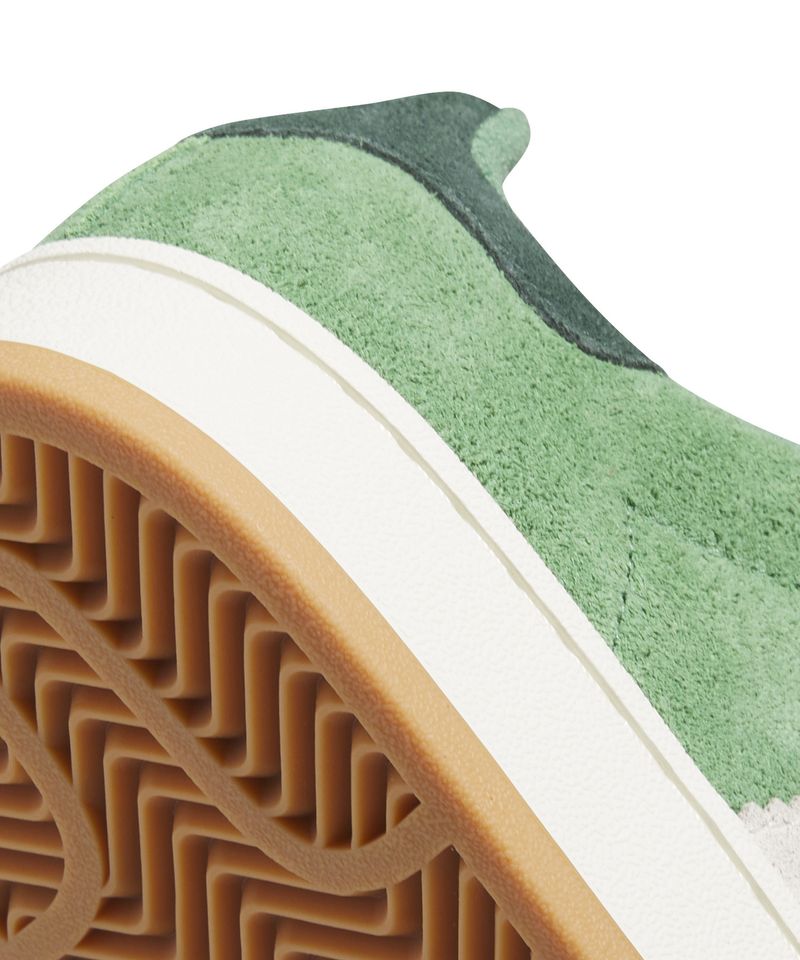 JR0104_8_FOOTWEAR_Photography_Detail-View-2_white