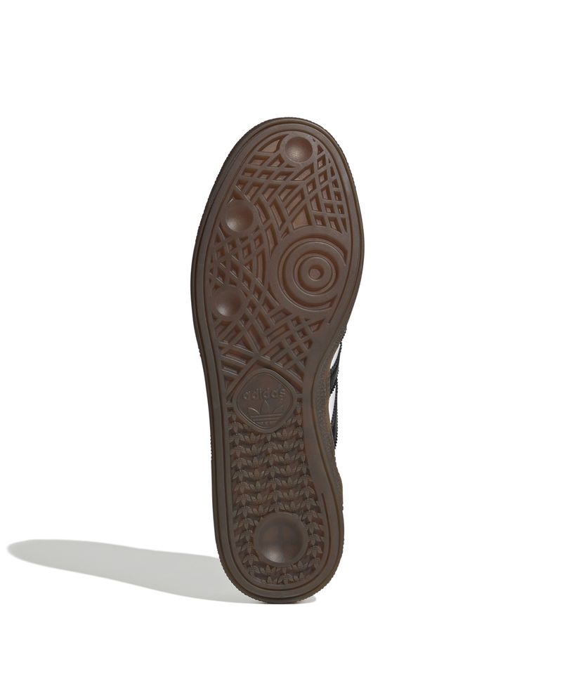 IE3403_4_FOOTWEAR_Photography_Bottom-View_white