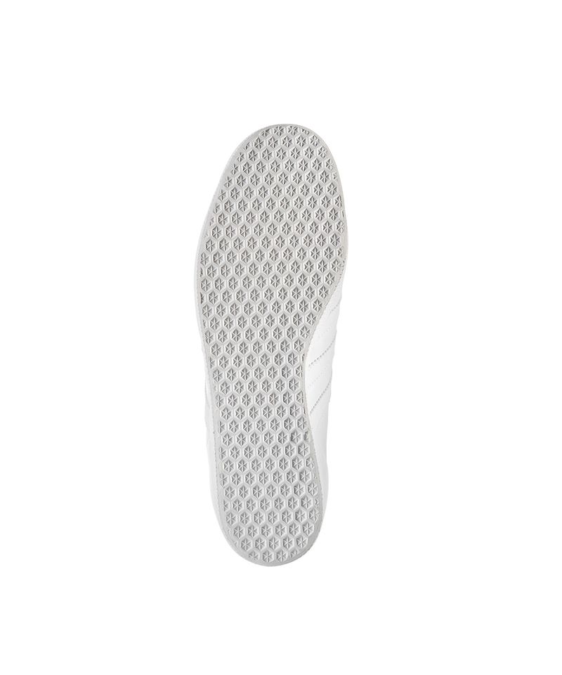 BB5498_3_FOOTWEAR_Photography_Bottom-View_white