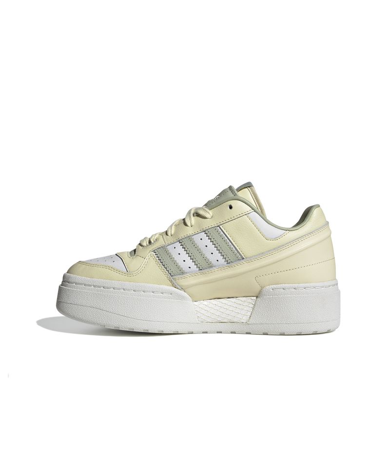 ID0396_5_FOOTWEAR_Photography_Side-Medial-Center-View_white