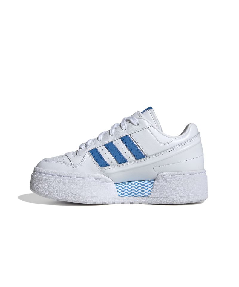 ID0398_5_FOOTWEAR_Photography_Side-Medial-Center-View_white