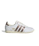JQ9025_1_FOOTWEAR_Photography_Side-Lateral-Center-View_white