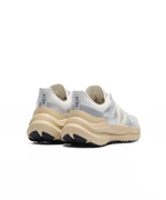 VEJA_CE2820951_back-copy