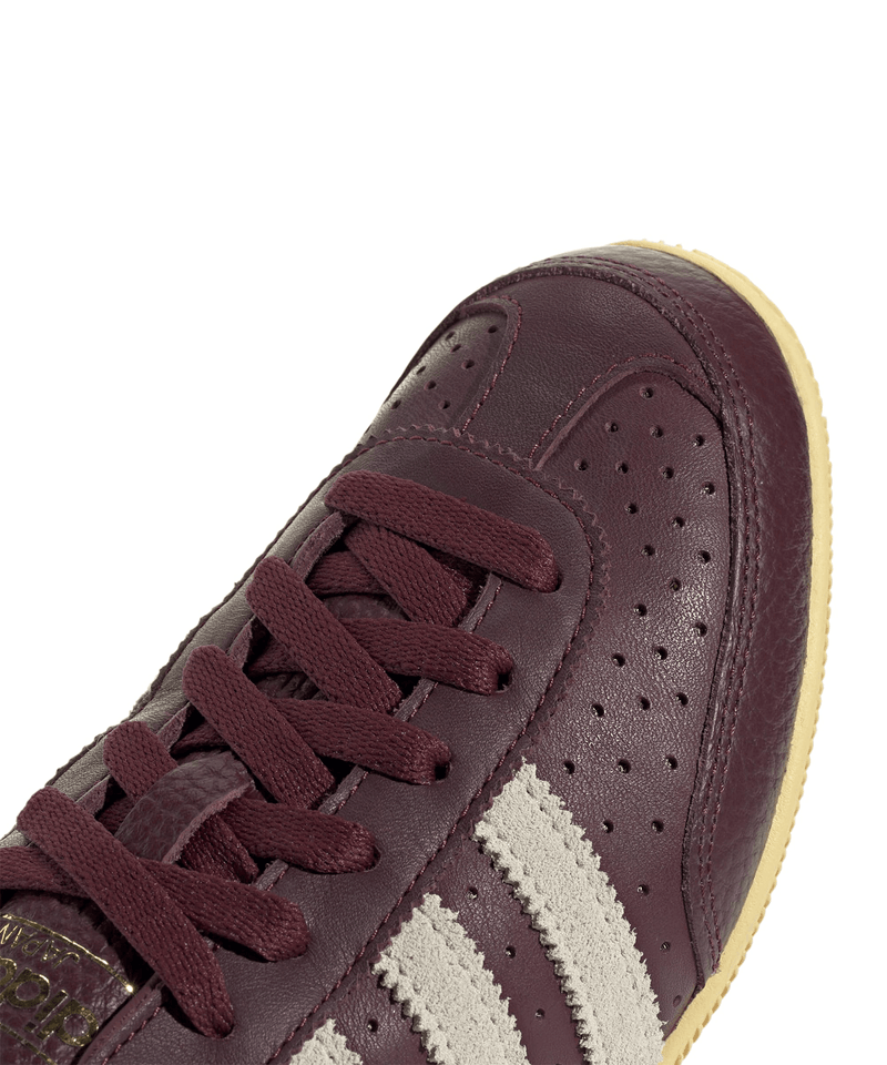 JR5807_8_FOOTWEAR_Photography_Detail-View-1_white