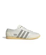JQ8409_1_FOOTWEAR_Photography_Side-Lateral-Center-View_white