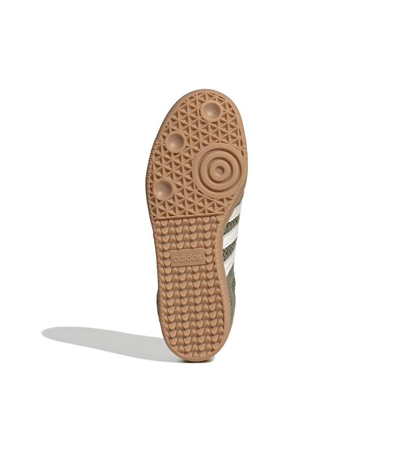 JR9447_4_FOOTWEAR_Photography_Bottom-View_white