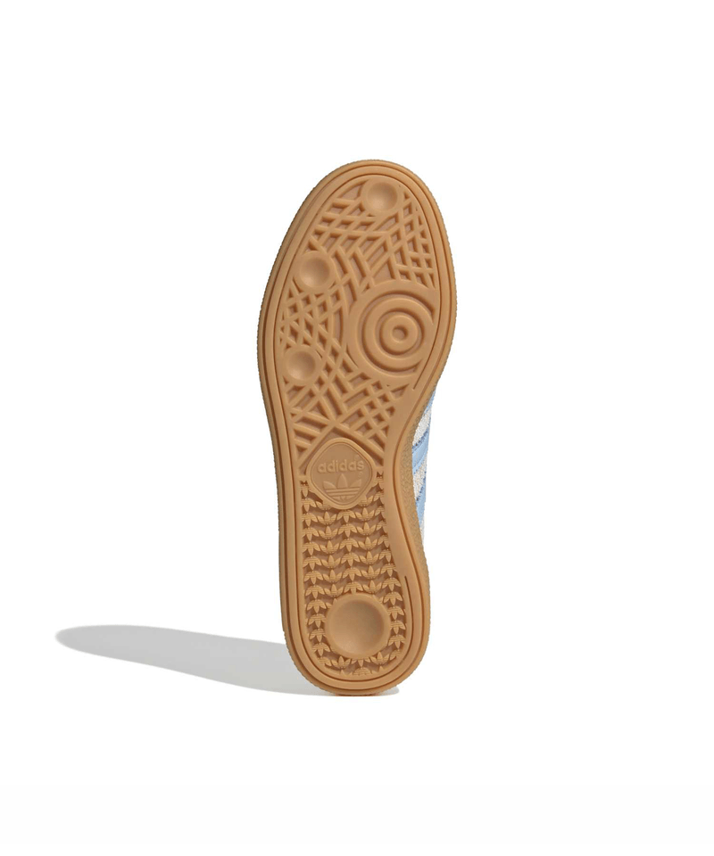 JK3370_1_FOOTWEAR_Photography_Side-Lateral-Center-View_white-copiar3