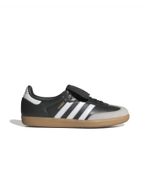 IG2010_1_FOOTWEAR_Photography_Side-Lateral-Center-View_white