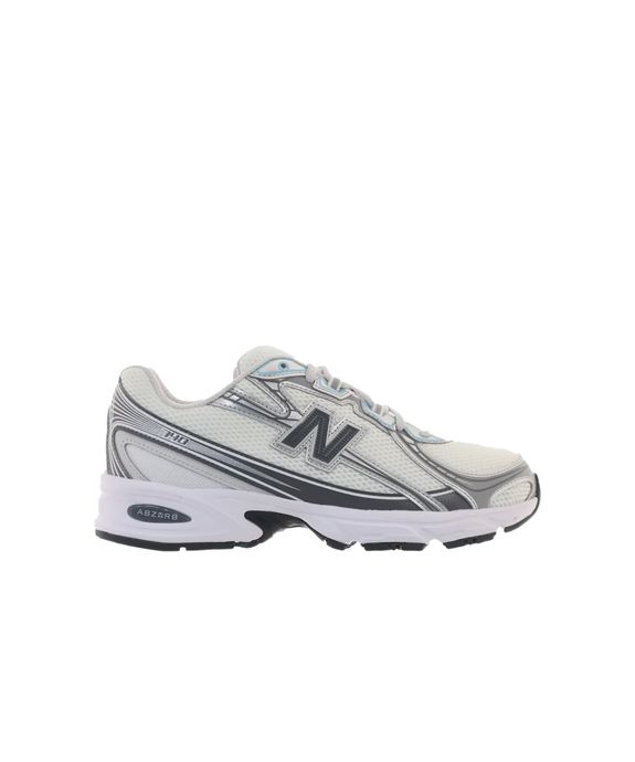 Tênis New Balance 740
