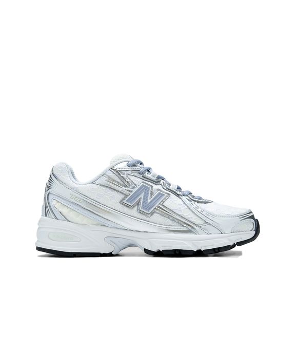 Tênis New Balance 740